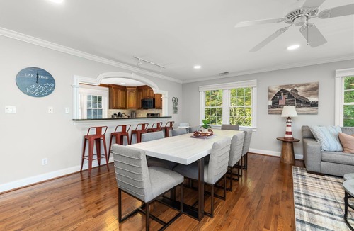 Wise House | NEW! Lakefront, Dock, Fire Pit, Grill, Kayaks, Paddleboards, Foosball, Arcade