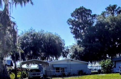Fort McCoy House | -NEW LISTING- Lake Front 1300sq ft Home, Ocala National Forest, Salt Springs