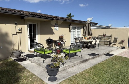 Homestead House | New Listing! Quaint Spanish Colonial House Gateway to the FL Keys & Everglades