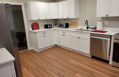 Athens House | NEW LISTING Remodeled 4BR/3BA house close to Sanford and Foley with game room