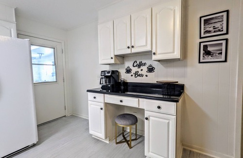 Hollywood Beach House | New Listing! Stunning 4 br steps from the sand - game room - fire pit