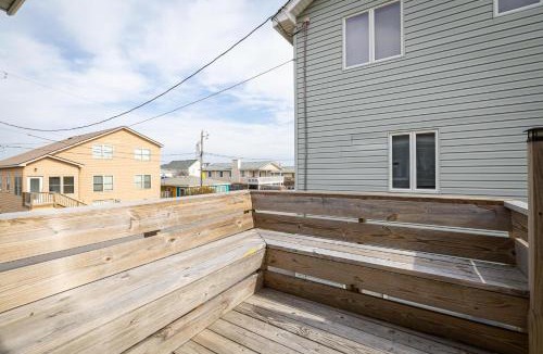 Colington House | New Listing Walk to Beach Hot Tub & Games