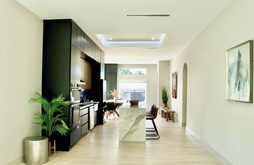 West Little Havana House | NEW MIAMI POOL HOUSE! 1 mile to Coconut Grove or Gables, 3 miles to Brickell.