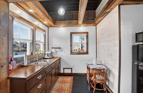 Somerset Apartment | NEW! Mid Century Escape, Columbia House Unit C