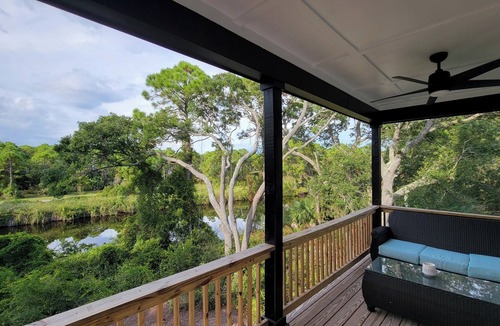 Alligator Point House | New modern home, 3 minute walk to the beach, on bike trail, full RV hookup