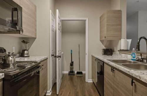 Pembroke Apartment | New Modern Stay Across from UNC-P with Pool & Gym