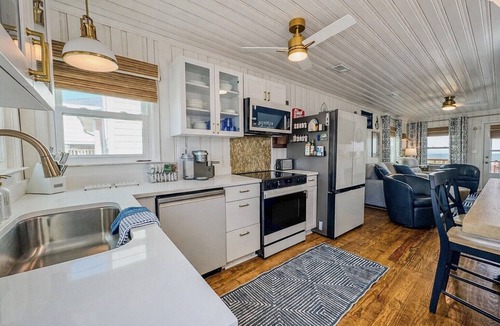 Carolina Beach Cottage | ~NEW~ Oceanfront Vintage‑Modern Cottage Beachfront Steps to Boardwalk Fun