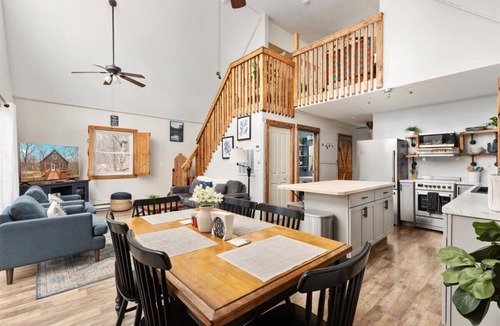 Mount Jackson Ski Chalet | NEW OWNER SPECIAL! Cozy Mountain Chalet with Fire Pit & Hot Tub