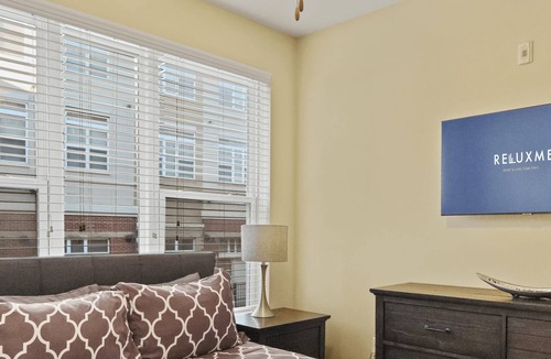 Charlotte Apartment | NEW! Reluxme | Walkable 2BR Loft w/ Gym + Pool