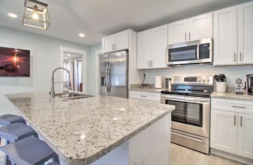 The Point Apartment | NEW! Renovated 2 Bed 2 Bath Apartment Downtown