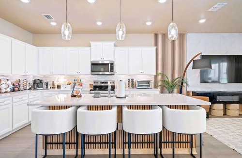 Four Corners House | New Resort, Private Pool & Spa, Outdoor Theater, Game Room, Minutes to Disney Wo