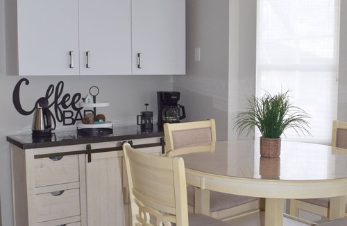 Pinehurst House | NEW! SEA STAR OASIS: ROTONDA WEST 3BD/2BTH HEATED POOL HOME! 18 MIN TO BEACH!