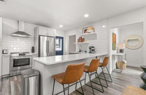 Courier City - Oscawana House | NEW SoHo Home - Perfect Space for Families