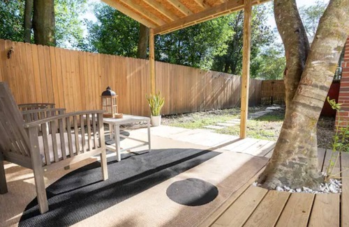 Southside House | New Studio Bungalow near San Marco - Sleeps 3