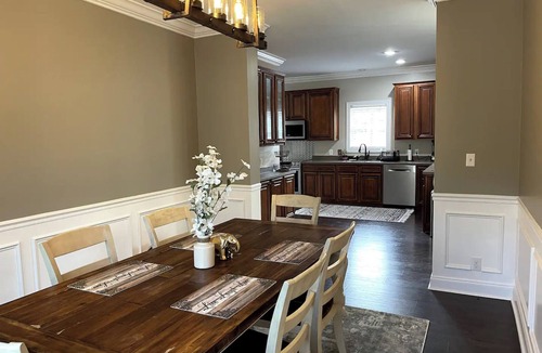 Raleigh House | NEW! Stunning ★ Romantic ★ Modern Home w/Large Backyard and Patio