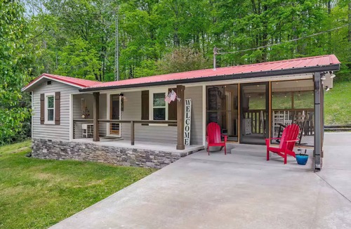 Smithville House | New-Sunfish Cottage - Walk to Hidden Harbor Marina