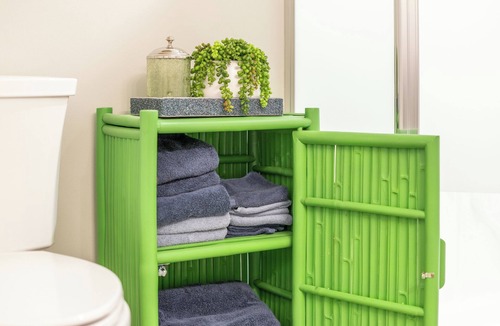 Supply House | NEW-The Beach Haus- Luxe Cottage, professionally designed w/WiFi, linens incl.