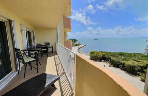 Tavernier House | New Tropical Escape Sea Gulls 407
