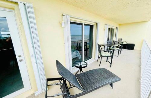 Tavernier House | New Tropical Escape Sea Gulls 407