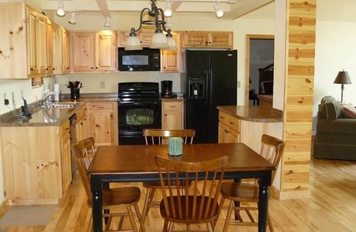 Young Harris Cabin | Newer Cabin with Mountain Views, Near Lakes, Golf