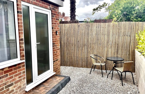 Exeter Apartment | Newly refurbished: The Cabin at No. 12