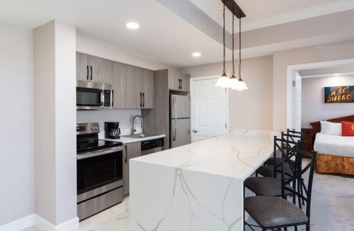 Florida Center Condo | *Newly Renovated*2Bedroom Resort Condo walking Distance from UNIVERSAL STUDIOS