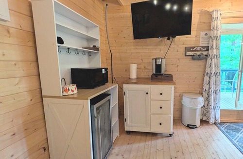 Coalmont Cabin | Newly Renovated Cabin On 18 Acres Near State Parks, Trails, and Waterfalls