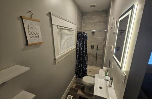 Greensboro House | Next to Downtown Greensboro Bungalow Rooms