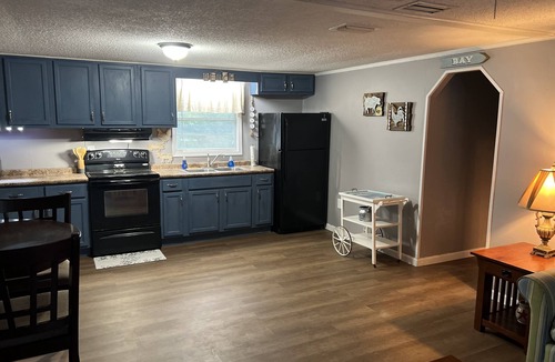 Apalachicola House | Nice quite neighborhood-10 min from the beach