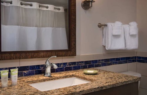 Marco Island Resort | No View - 3 Bedroom - Marriott's Crystal Shores - Full Resort Access