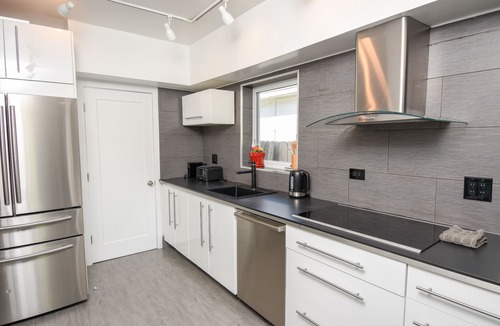 Surfside House | NoBeVIP: The PALMS HOUSE With Bay View, HEATED Pool and walk to the beach
