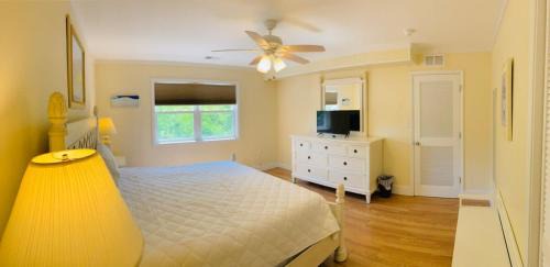 Crescent Beach Apartment | North Myrtle Beach D beautiful triplex unit