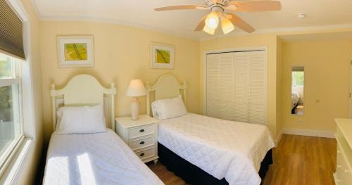 Crescent Beach Apartment | North Myrtle Beach D beautiful triplex unit