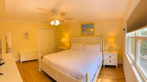 Crescent Beach Apartment | North Myrtle Beach D beautiful triplex unit