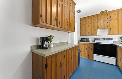 Neptune Beach Apartment | Northeast Florida Retreat