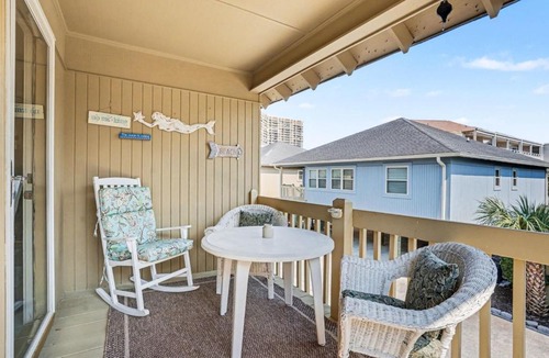 Myrtle Beach House | Nostalgic Beach Cottage. Unplug near beach with pools