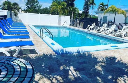 Royal Poinciana House | Oasis at Hollywood Unit 6 - Sleep 2
