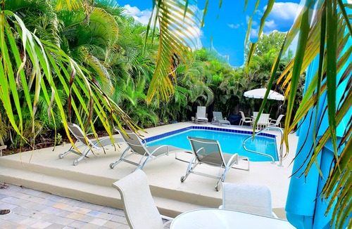 Palm Beach Gardens House | Oasis! PRIVATE Suite, HEATED Pool 5min to Beach, Mall, Stadum, PGA