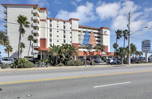 Lenox Park Condo | Ocean Front 1 Bed renovated in Daytona Beach
