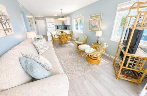 Crescent Beach Apartment | Ocean Garden Villas L2