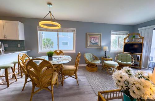 Crescent Beach Apartment | Ocean Garden Villas L2