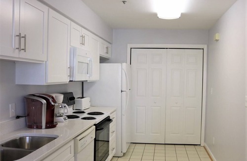 Northeast Virginia Beach Condo | Ocean is Across the Street - 3BR, 3.5 BA Contemporary Condo!