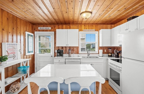 Ocean Isle Beach House | Ocean View! Adorable, Second Row Single Family Home in Ocean Isle Beach