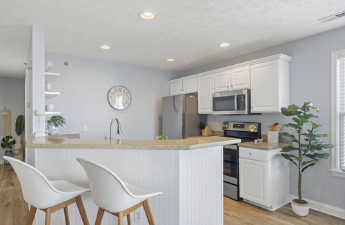 Carolina Beach Condo | Ocean View Condo, Steps to Beach & Boardwalk, 3BR/2BA! ★