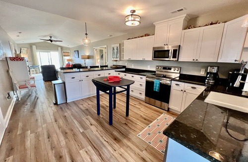 Long Beach House | Ocean View/Pool/Dog Friendly/Elevator/Location/1 PM Check-In/2 of Everything