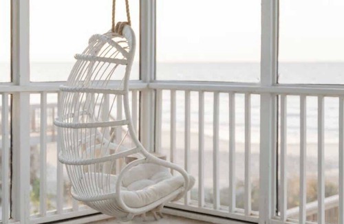Folly Beach House | Oceanfront 7-bed home with grass backyard & grill