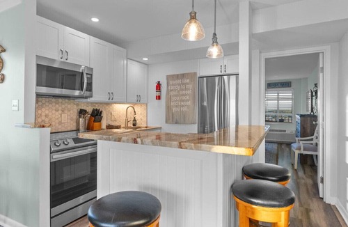 Northeast Virginia Beach Condo | Oceanfront Beach Condo, Pool, Gym, Fishing Surfing