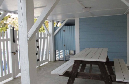 Holden Beach House | Oceanfront charm awaits at Pirate's Den, Holden Beach – perfect for 10 guests!