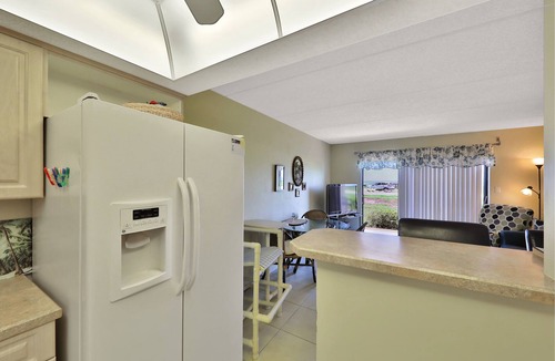 Ormond-by-the-Sea Condo | Oceanfront condo with easy beach access, sundeck & pool with a view