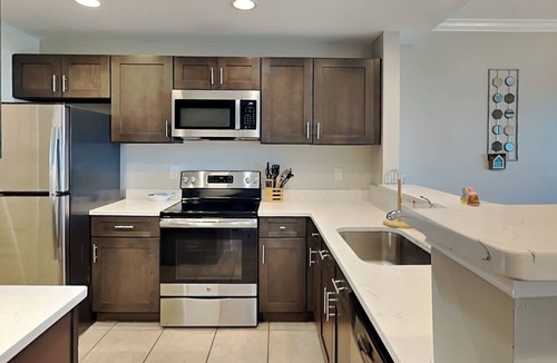 Tybee Island Condo | Oceanfront condo w. panoramic views + resort amenities.